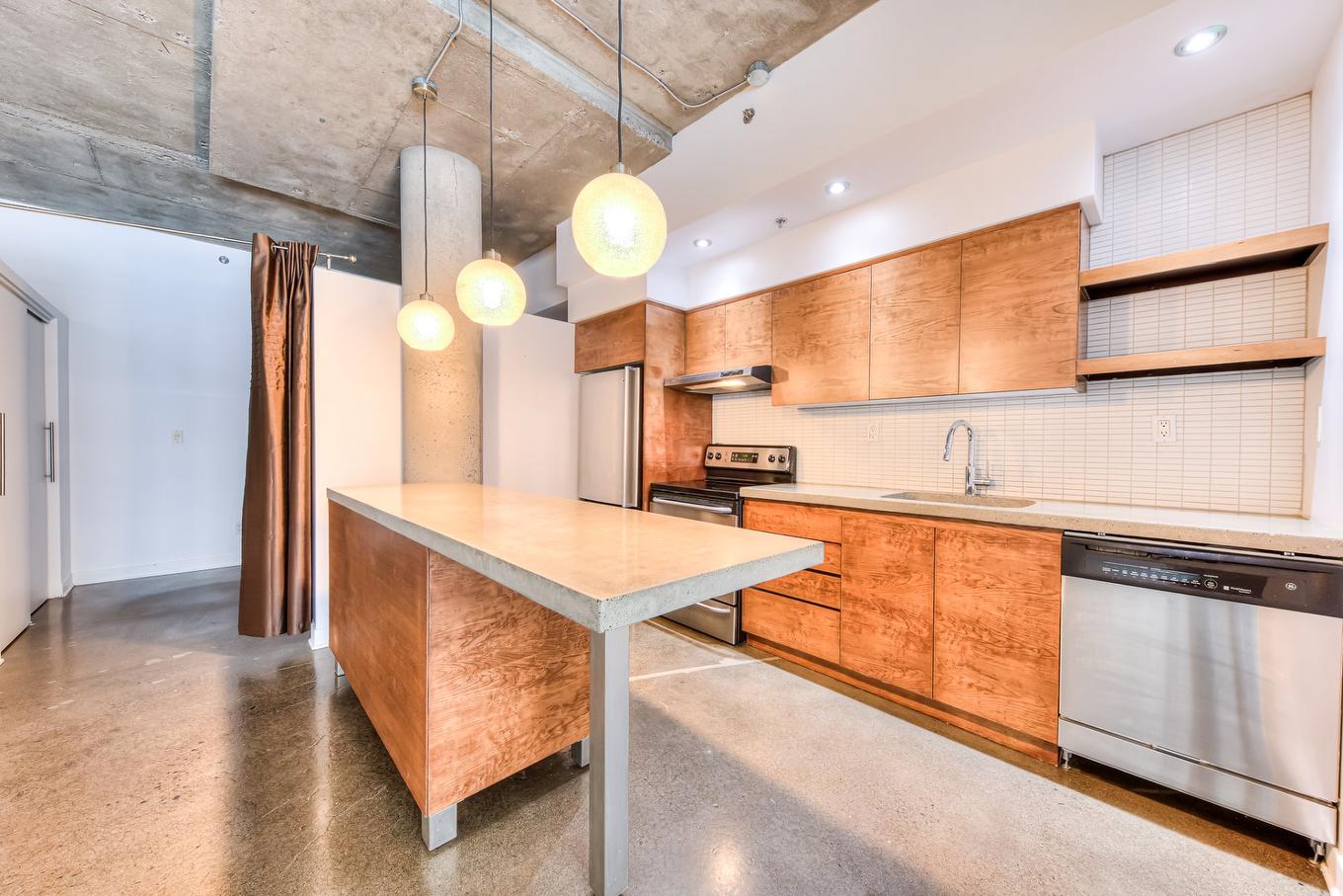 Cuisine - 117-55 Rue Molière, Montréal (Villeray/Saint-Michel/Parc-Extension), QC - Indoor Photo Showing Kitchen With Upgraded Kitchen