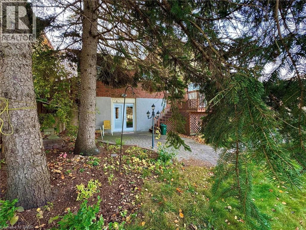 86 Devonglen Drive, Kitchener, ON - Outdoor