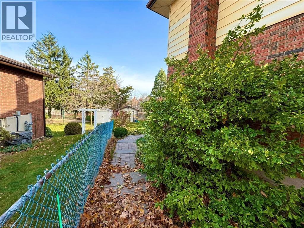 86 Devonglen Drive, Kitchener, ON - Outdoor