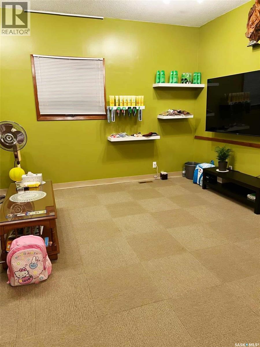 514 Main Street, Broadview, SK