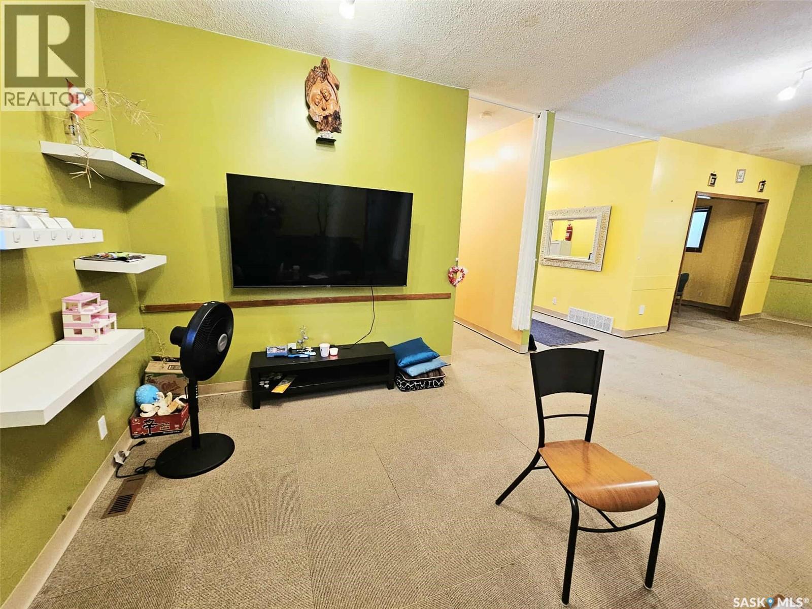 514 Main Street, Broadview, SK