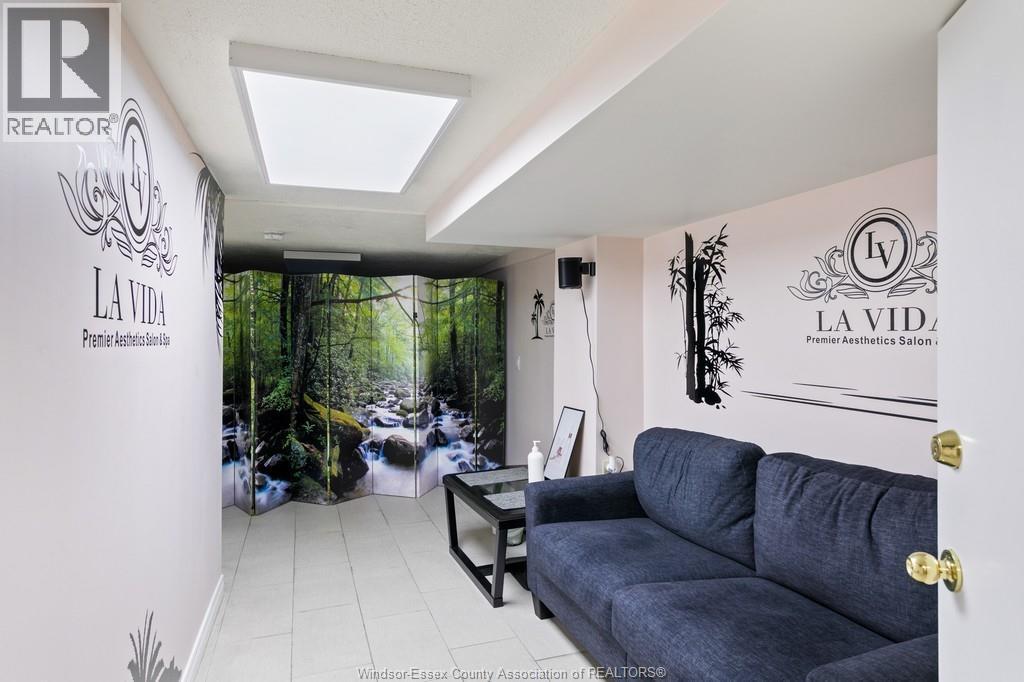 1580 Ouellette, Windsor, ON