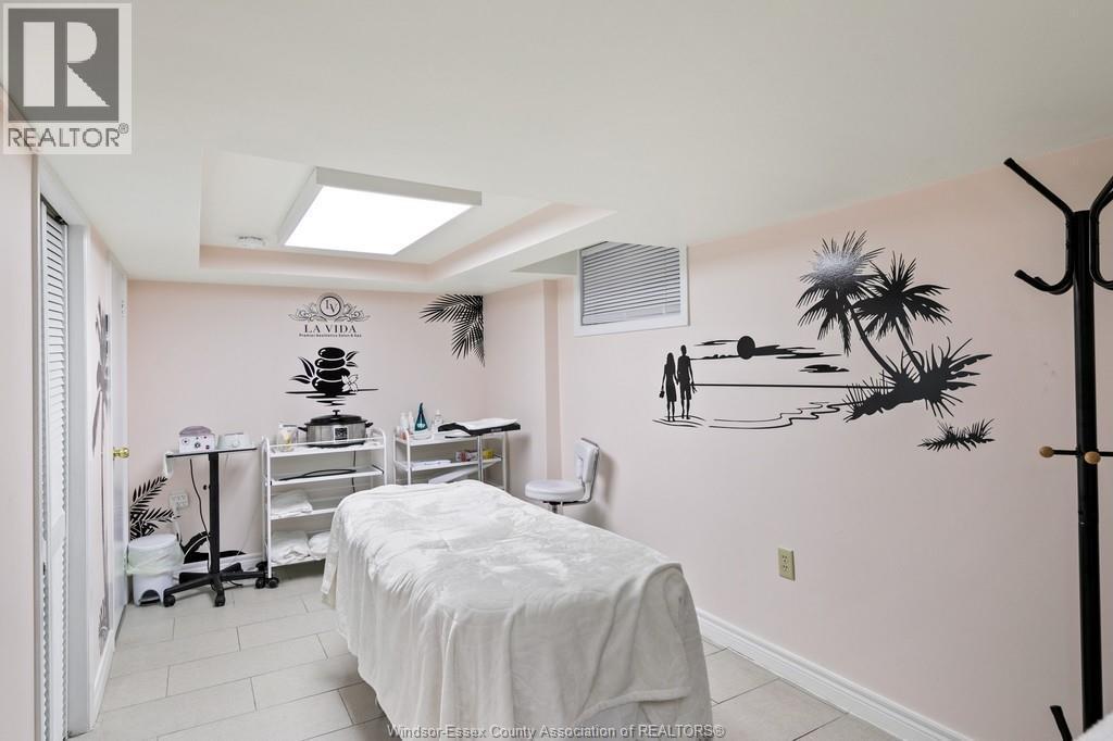 1580 Ouellette, Windsor, ON