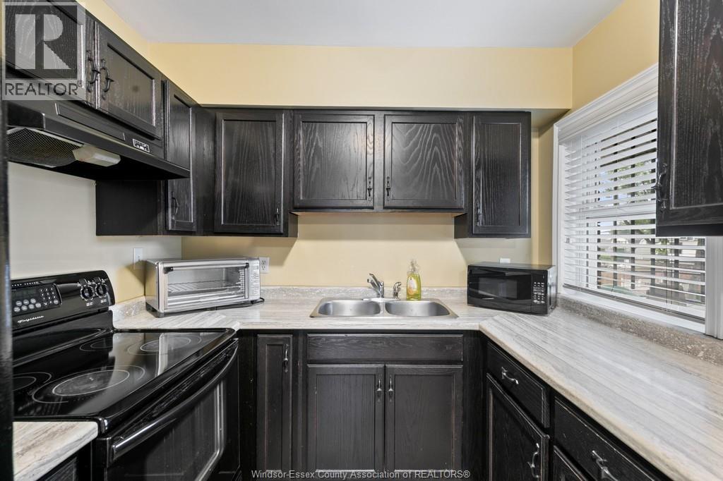 1580 Ouellette, Windsor, ON
