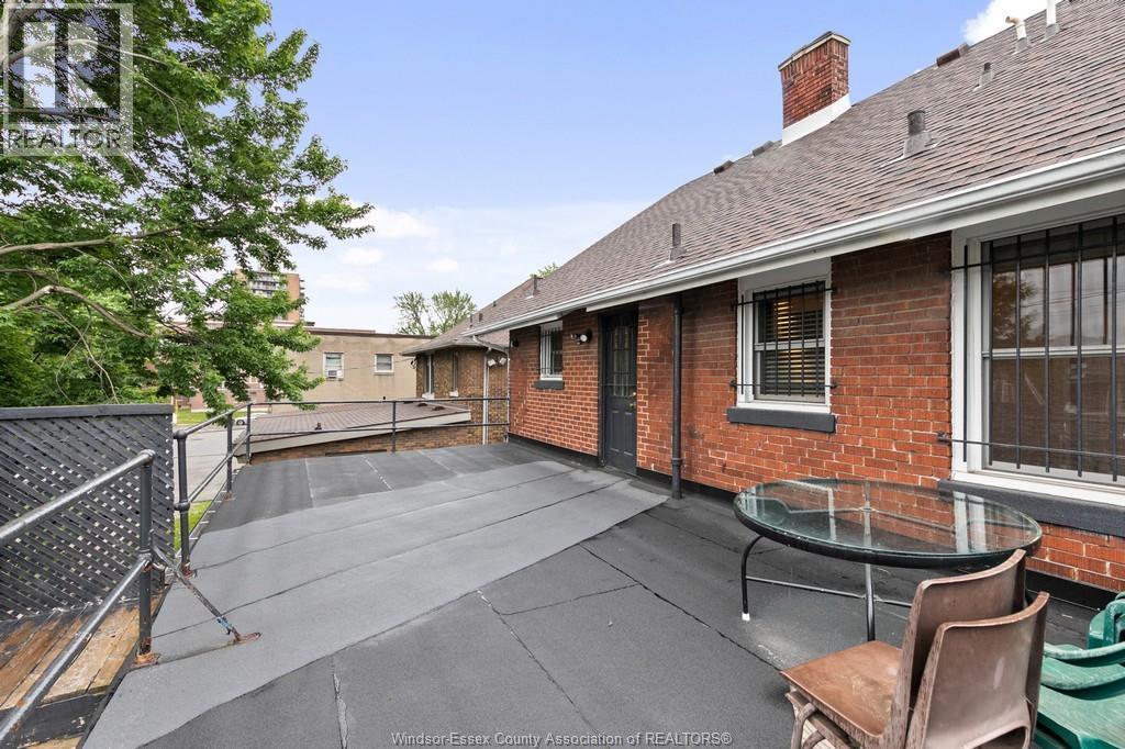 1580 Ouellette, Windsor, ON