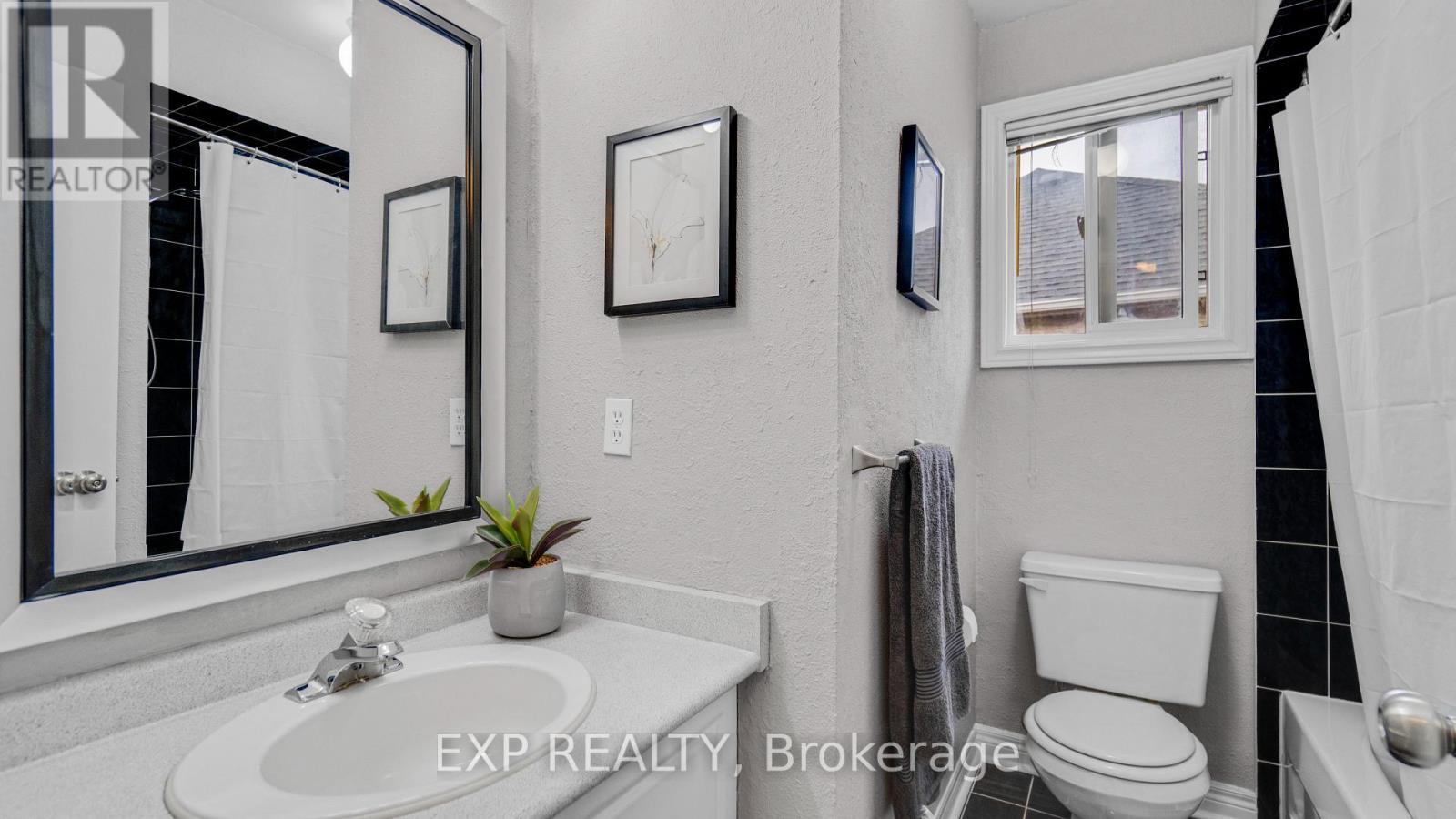 7159 Spyglass Crescent, Mississauga, ON - Indoor Photo Showing Bathroom