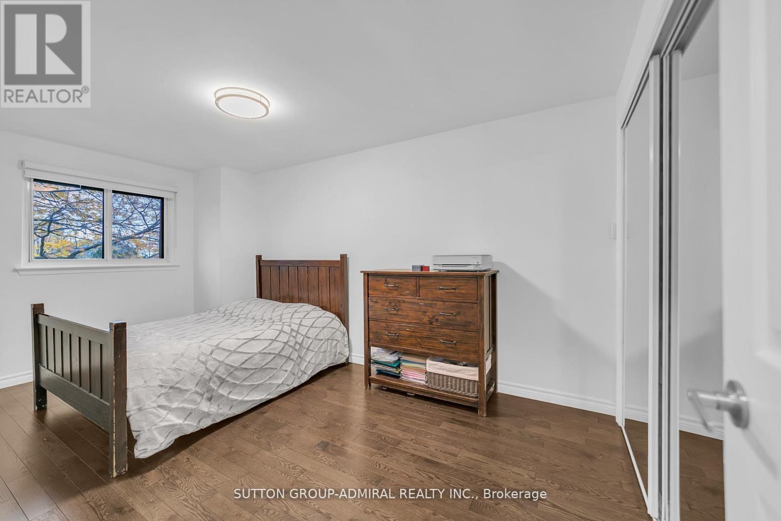 40 Stately Way, Markham, ON - Indoor Photo Showing Bedroom