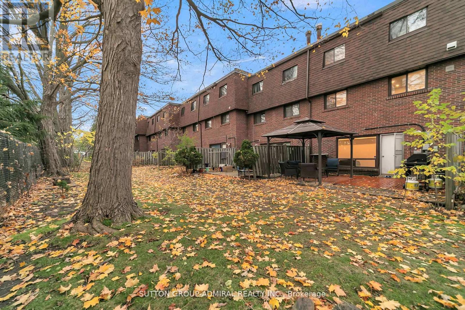 40 Stately Way, Markham, ON - Outdoor