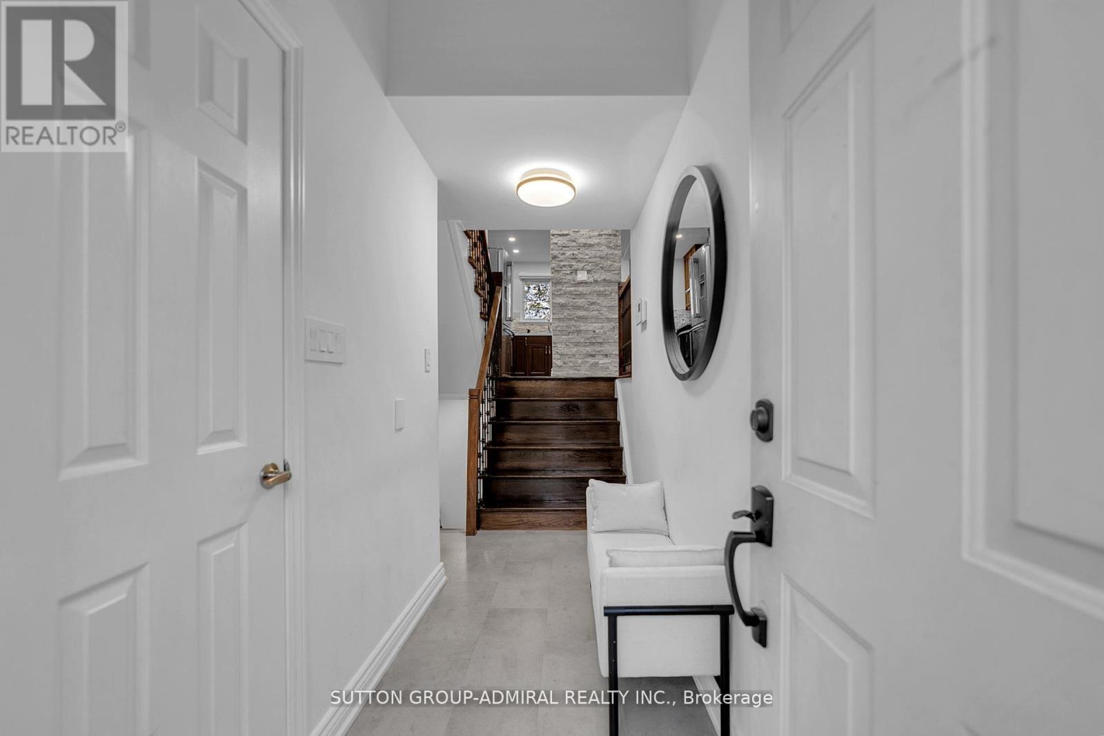 40 Stately Way, Markham, ON - Indoor Photo Showing Other Room