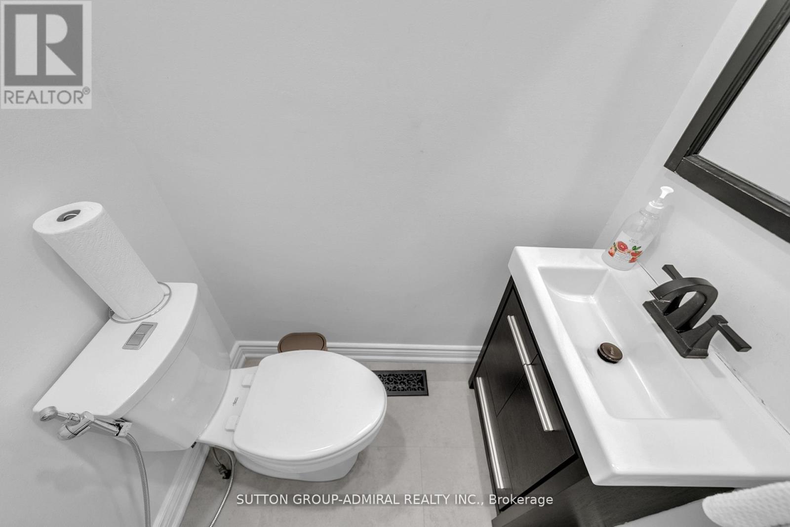 40 Stately Way, Markham, ON - Indoor Photo Showing Bathroom