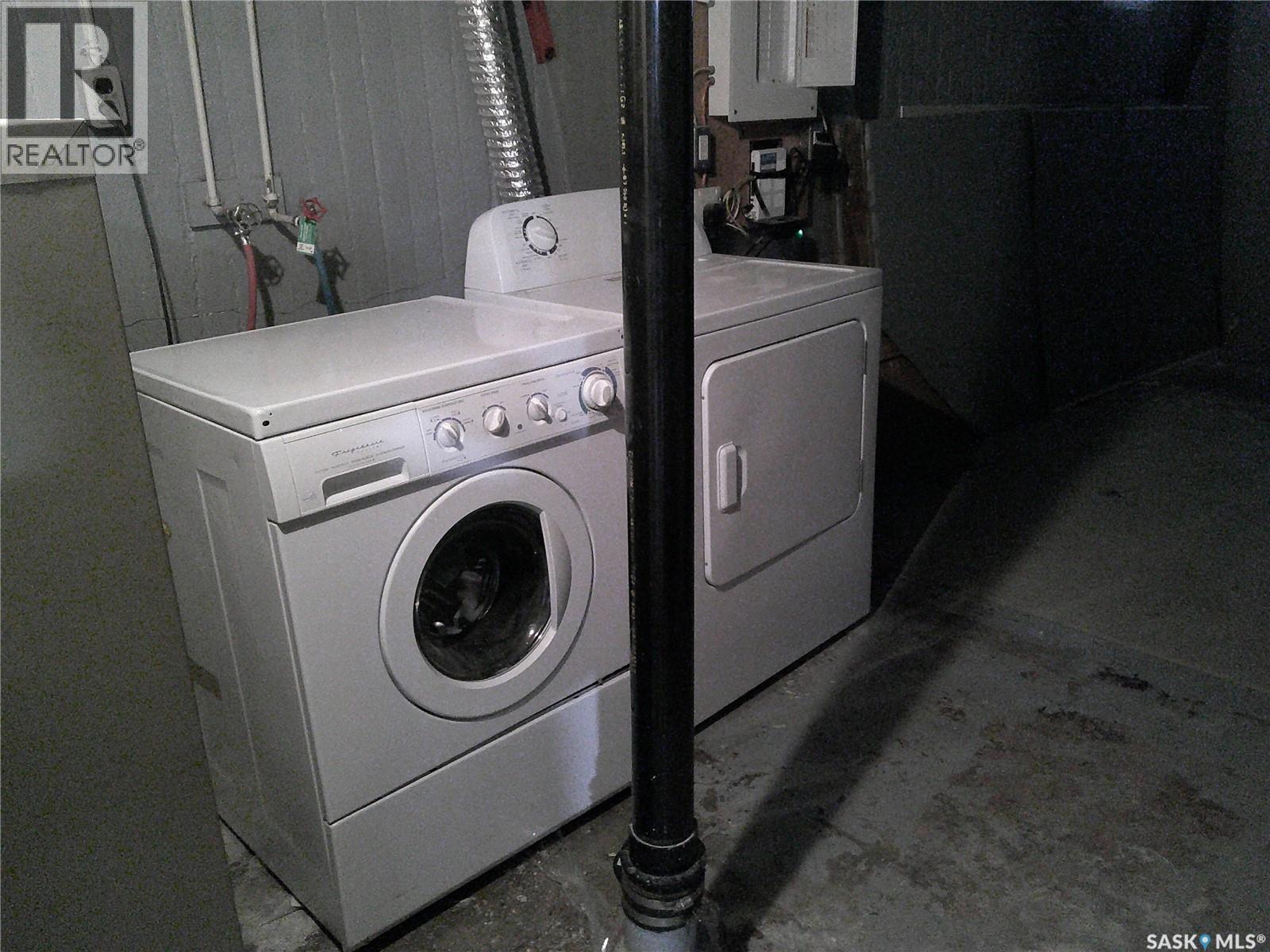 1268 Mcintosh Street, Regina, SK - Indoor Photo Showing Laundry Room