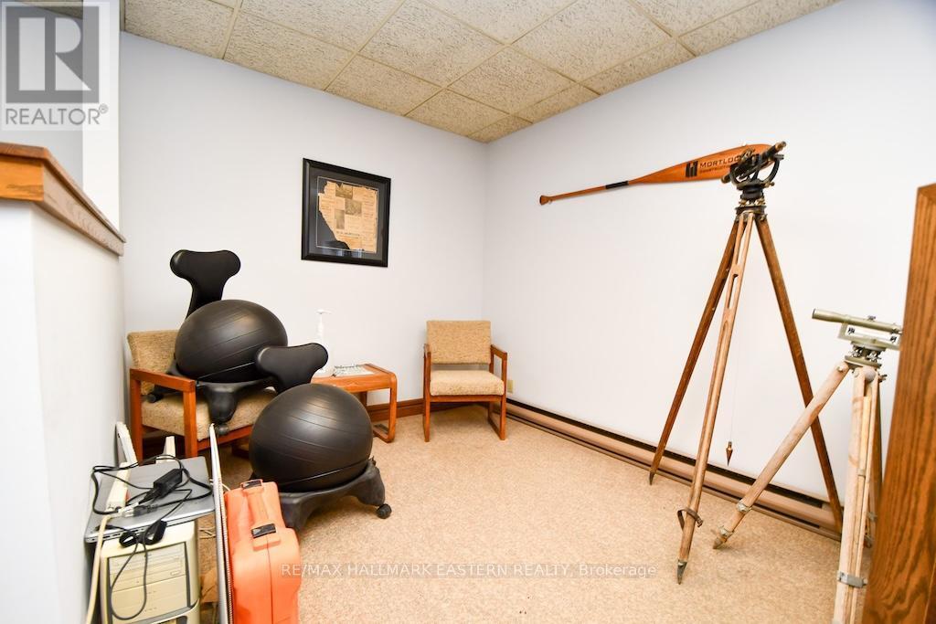 Reception Area - 1970 Brown Line, Cavan Monaghan (Cavan-Monaghan), ON