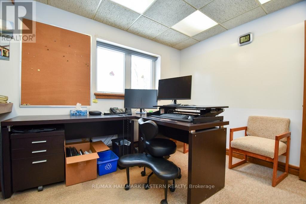 Office B - 1970 Brown Line, Cavan Monaghan (Cavan-Monaghan), ON