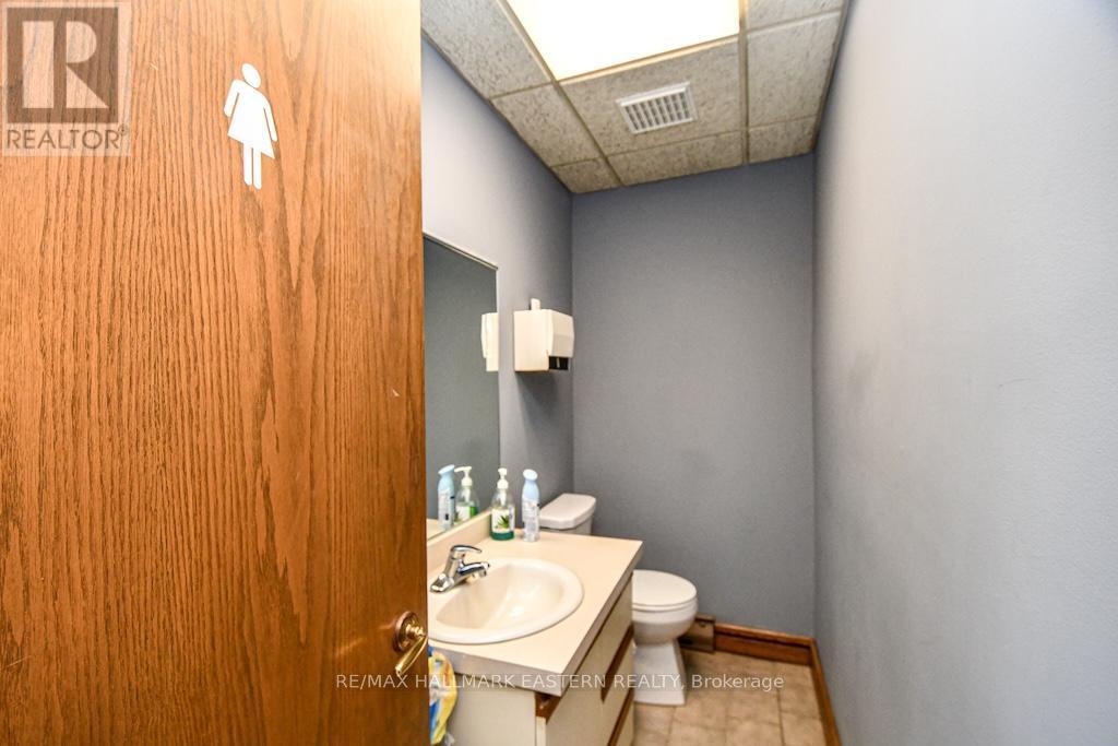 Washroom #1 - 1970 Brown Line, Cavan Monaghan (Cavan-Monaghan), ON