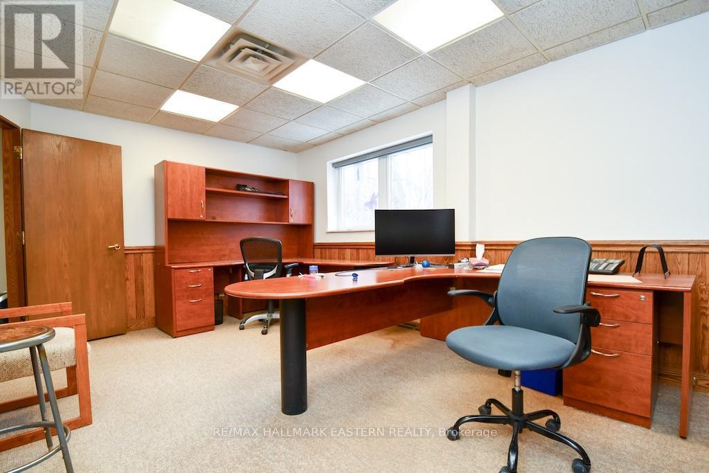 Office - 1970 Brown Line, Cavan Monaghan (Cavan-Monaghan), ON