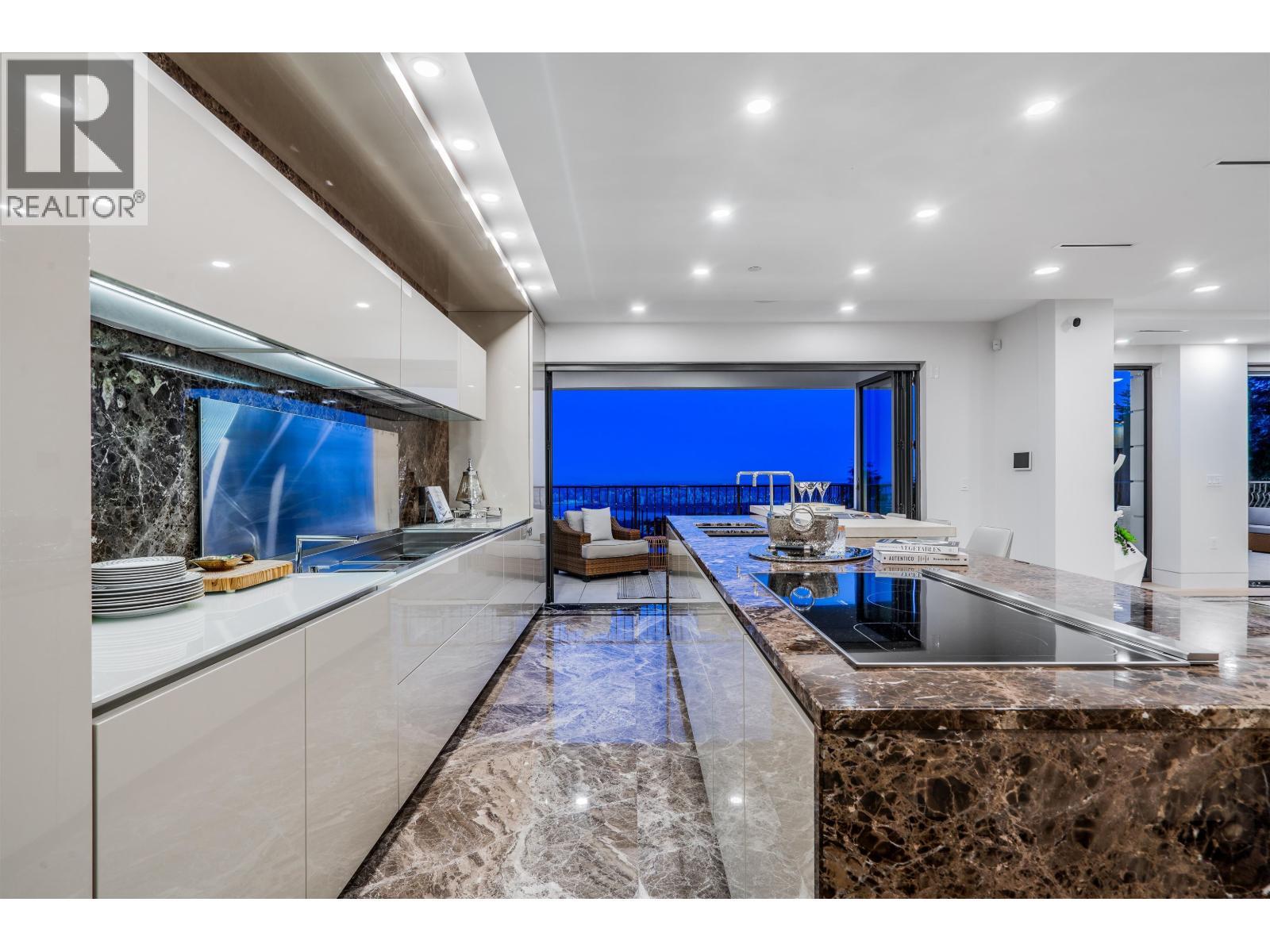 1123 Crestline Road, West Vancouver, BC - Indoor