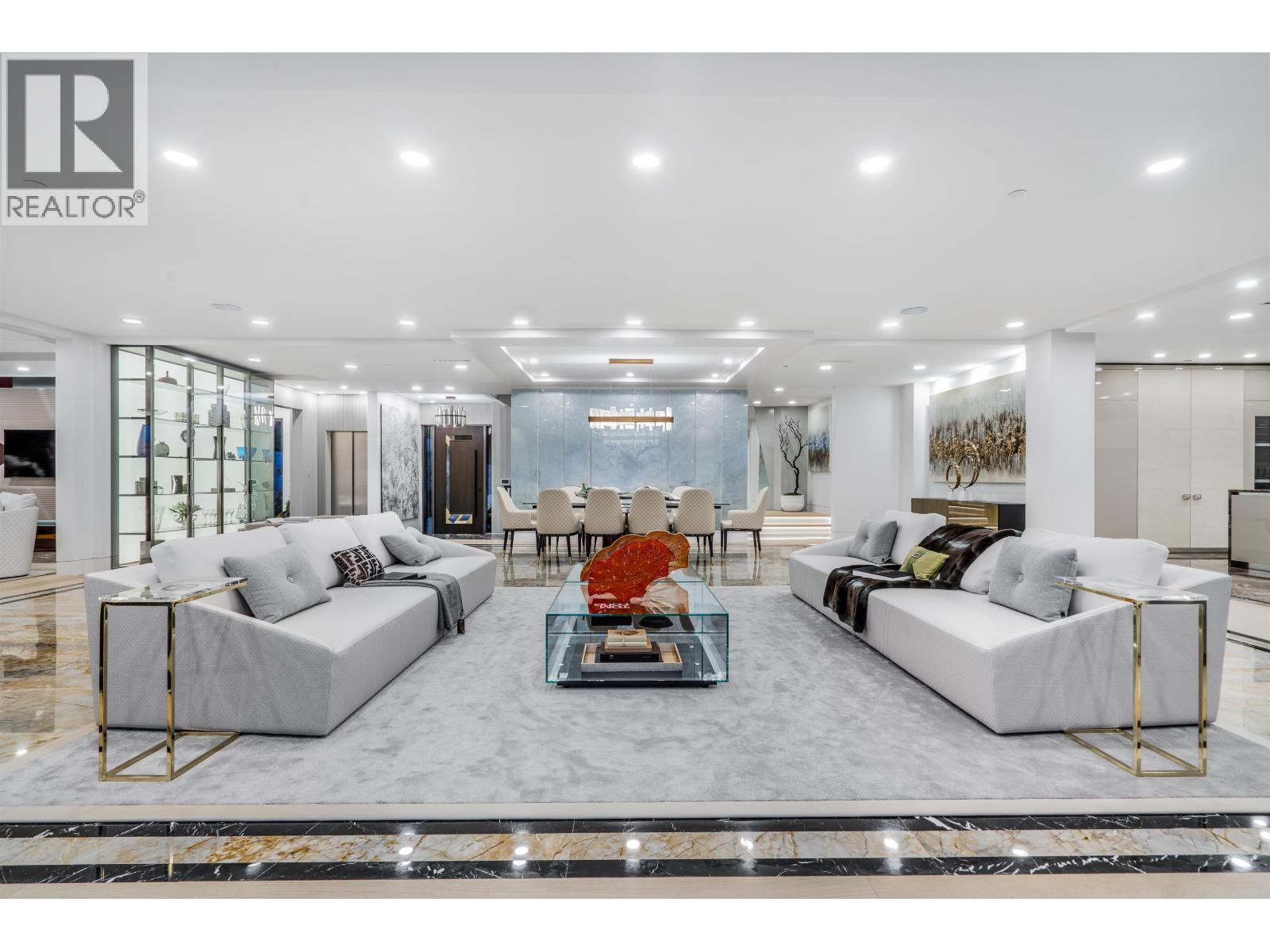 1123 Crestline Road, West Vancouver, BC - Indoor Photo Showing Living Room