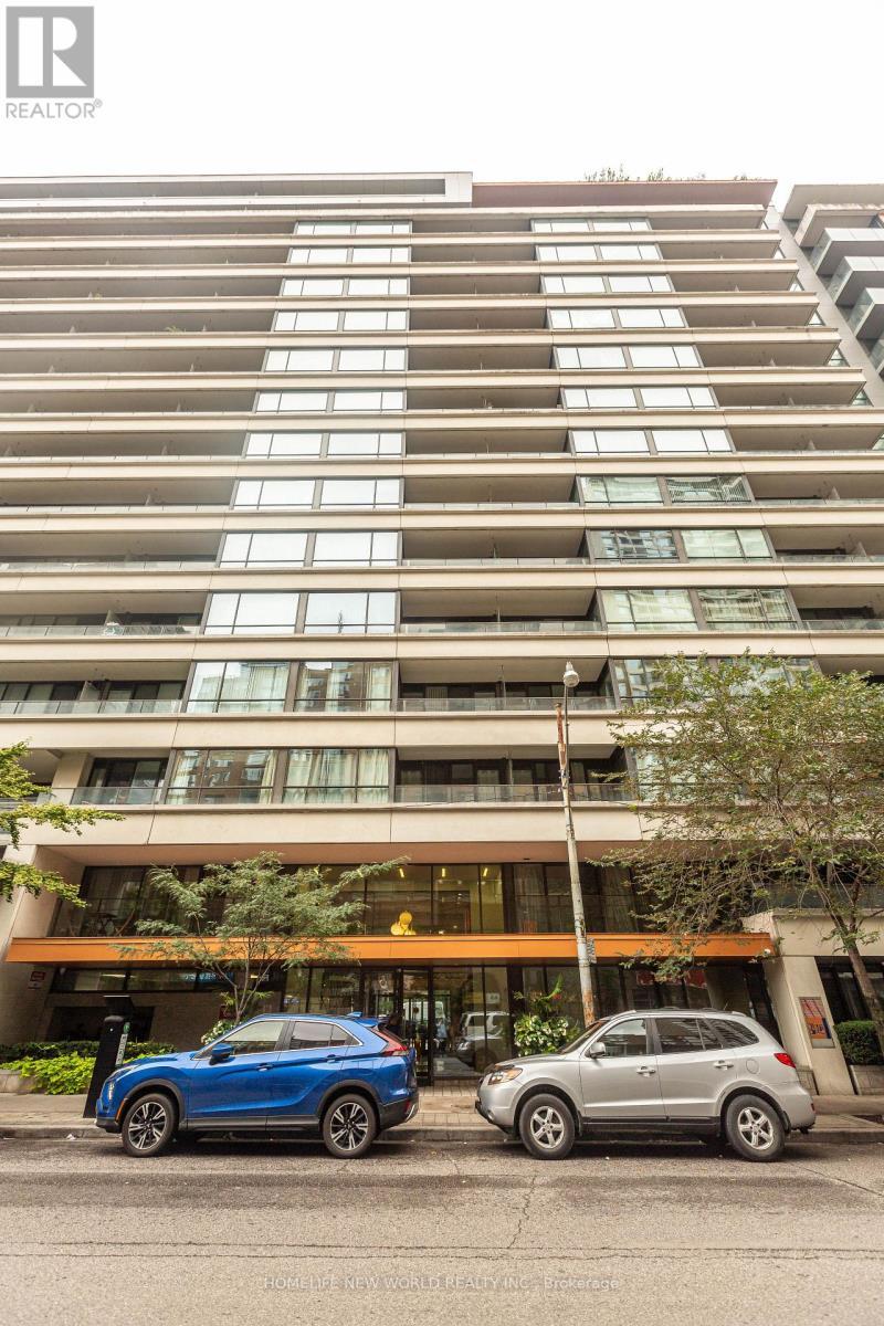 951 - 111 Elizabeth Street, Toronto, ON - Outdoor
