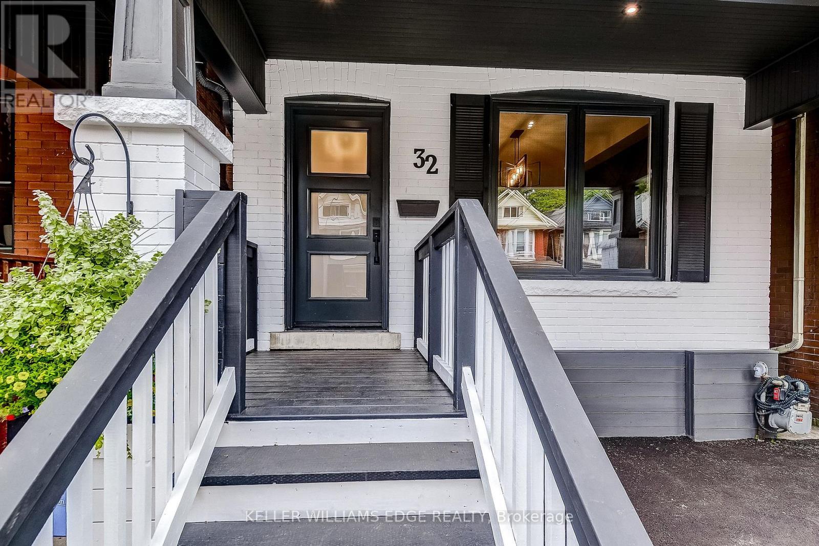 32 Cumberland Avenue, Hamilton, ON - Outdoor