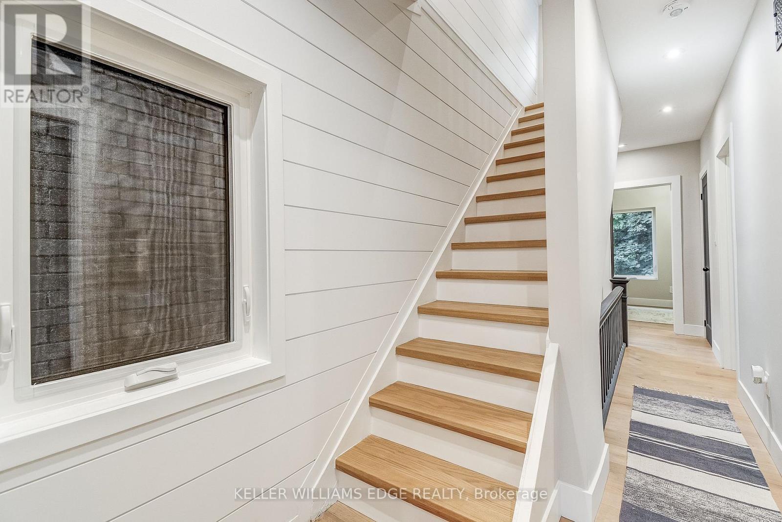 32 Cumberland Avenue, Hamilton, ON - Indoor Photo Showing Other Room