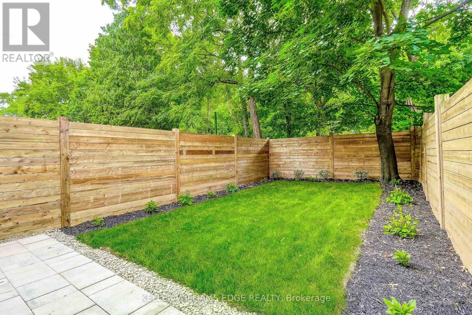 32 Cumberland Avenue, Hamilton, ON - Outdoor