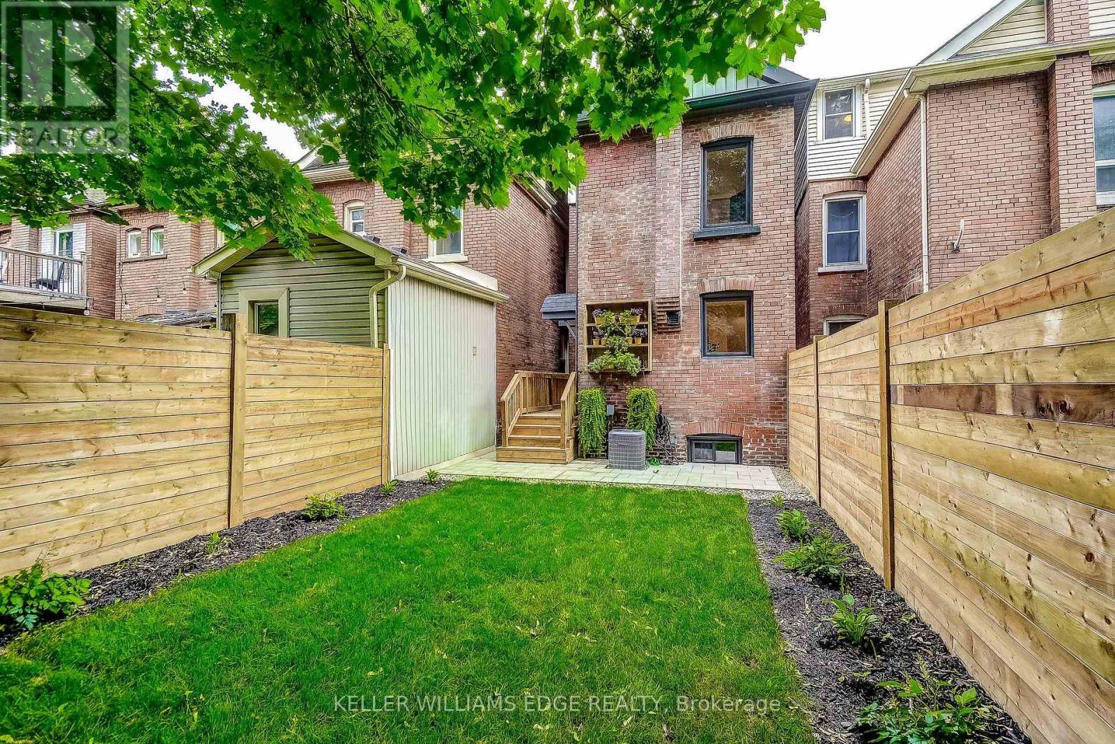 32 Cumberland Avenue, Hamilton, ON - Outdoor With Exterior