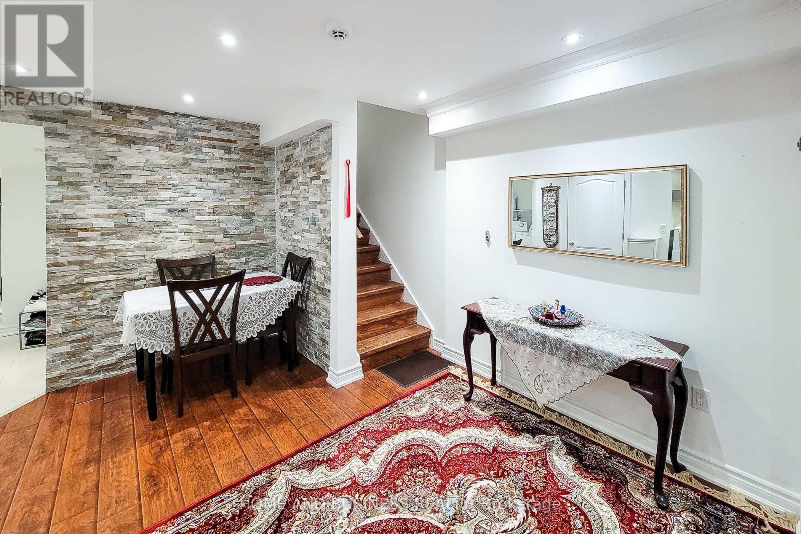 5680 Longboat Avenue, Mississauga, ON - Indoor Photo Showing Other Room