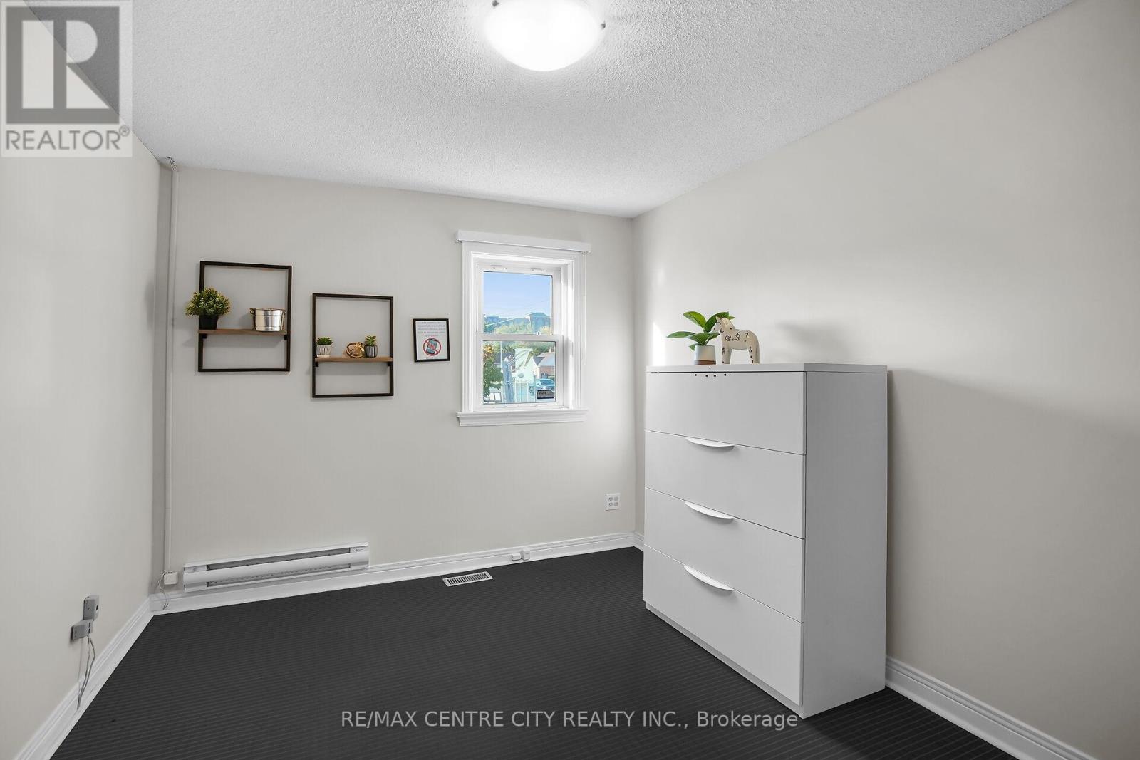 302 Wellington Road, London South (South H), ON