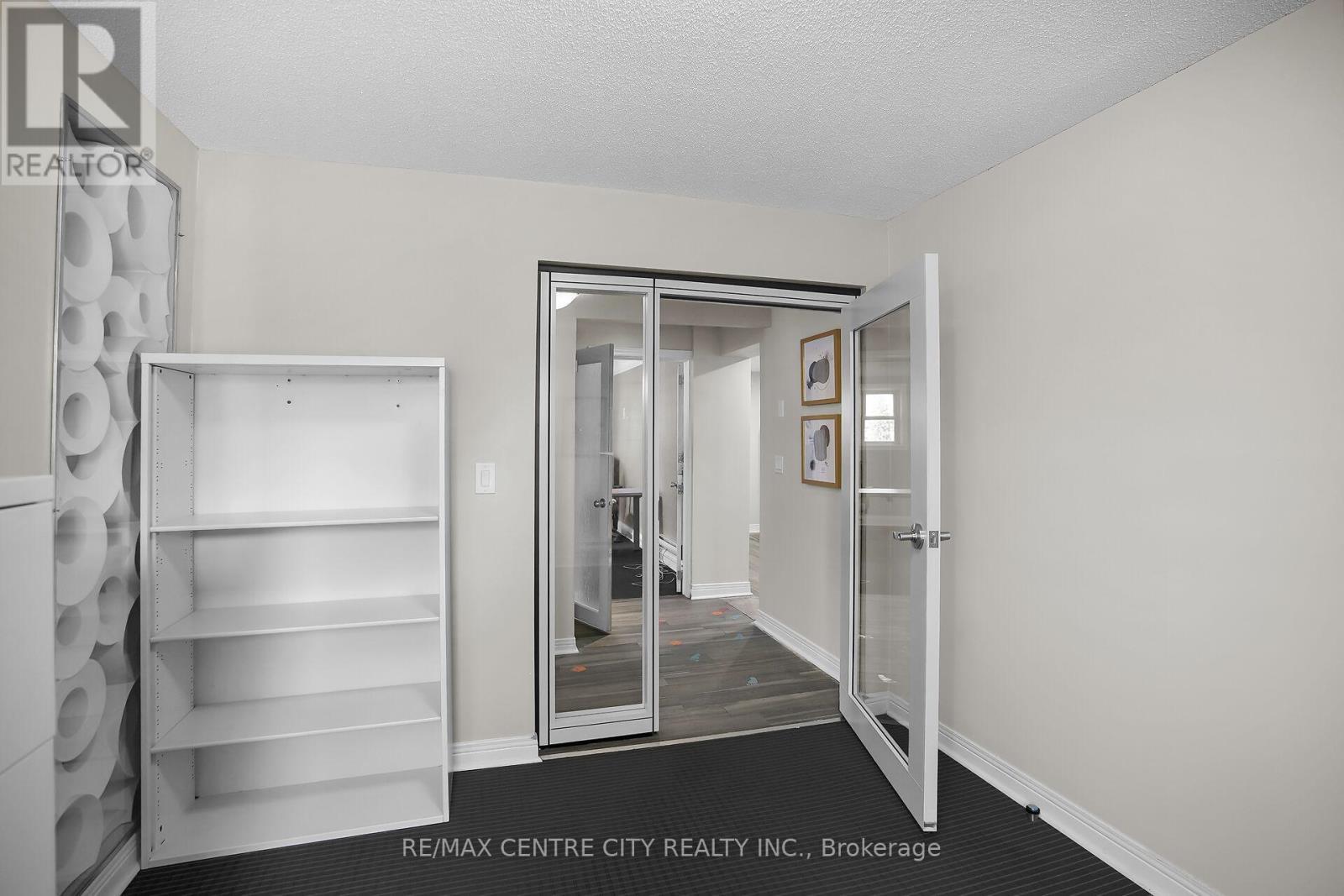 302 Wellington Road, London South (South H), ON