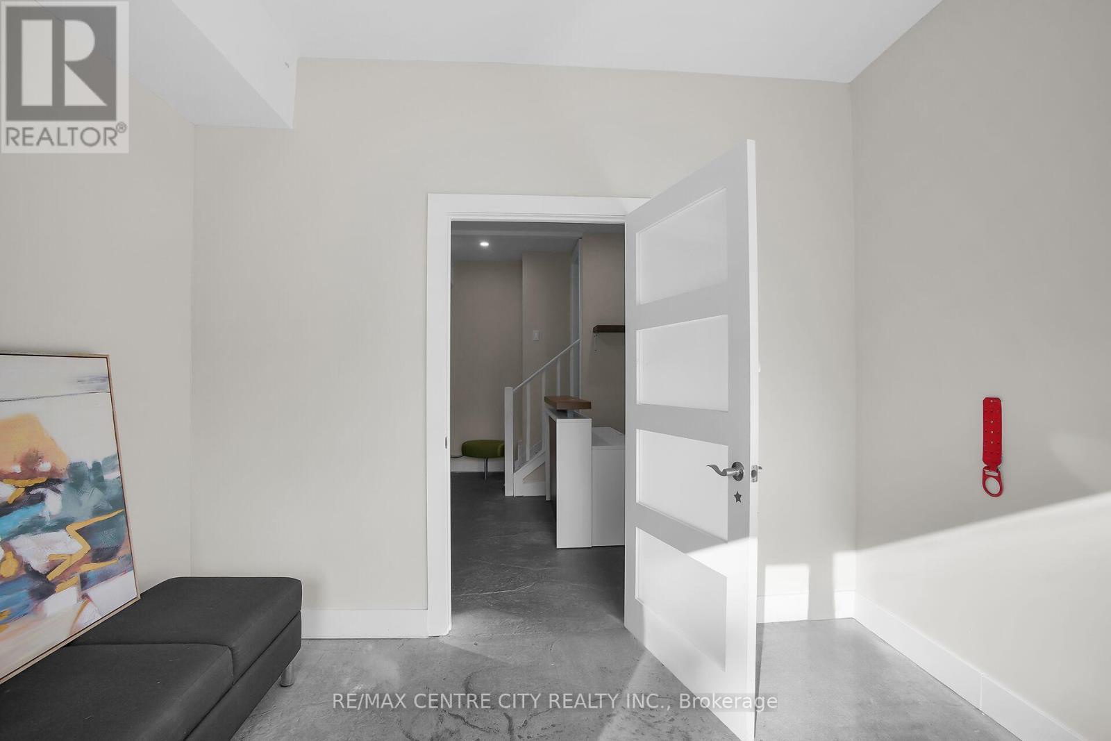 302 Wellington Road, London South (South H), ON