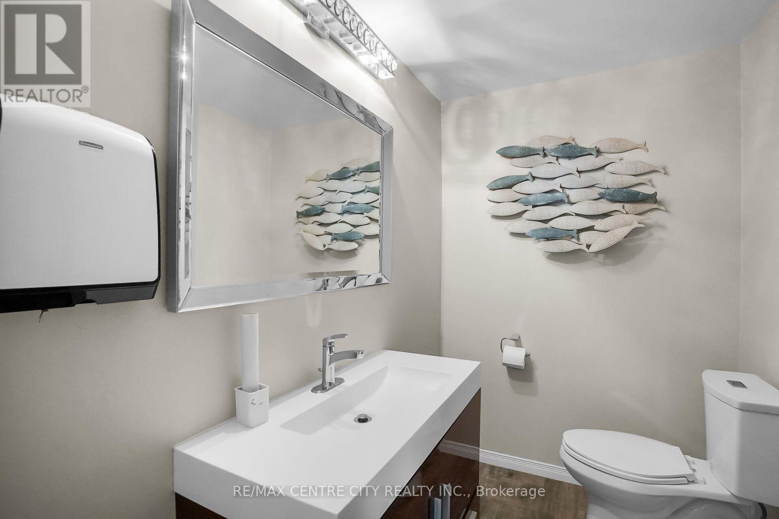 302 Wellington Road, London South (South H), ON