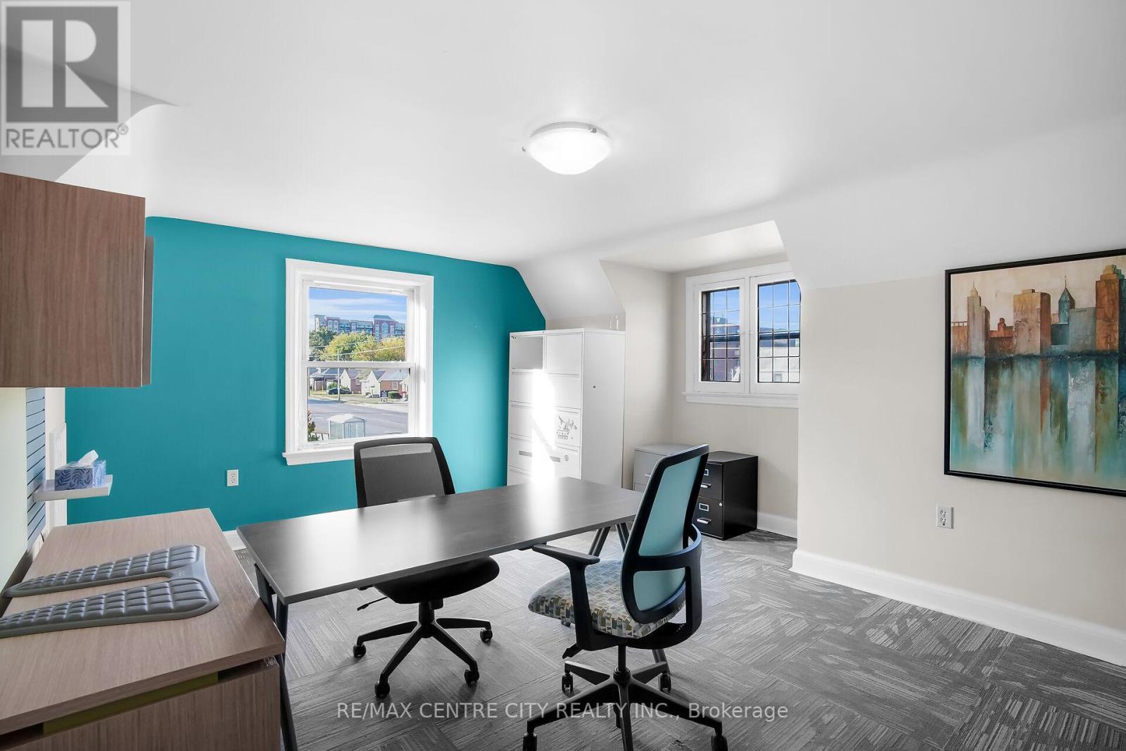 302 Wellington Road, London South (South H), ON