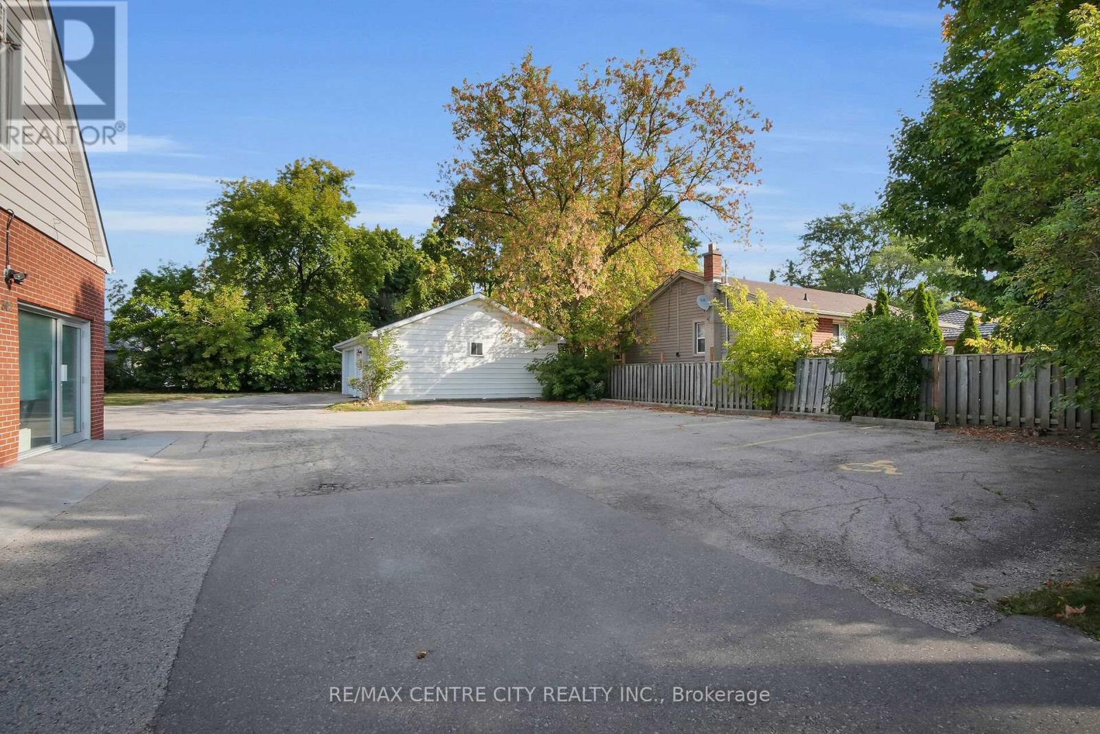 302 Wellington Road, London South (South H), ON