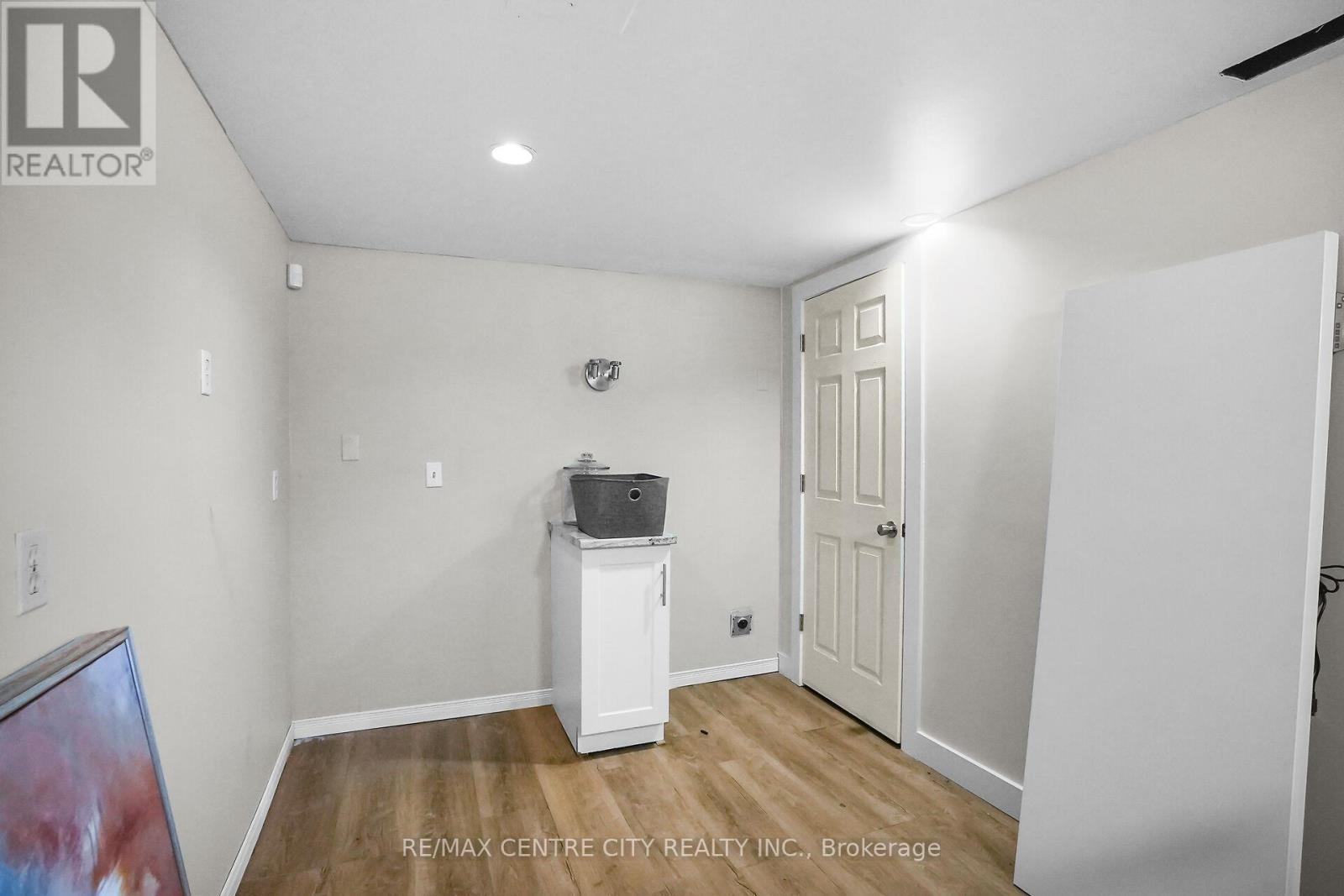 302 Wellington Road, London South (South H), ON