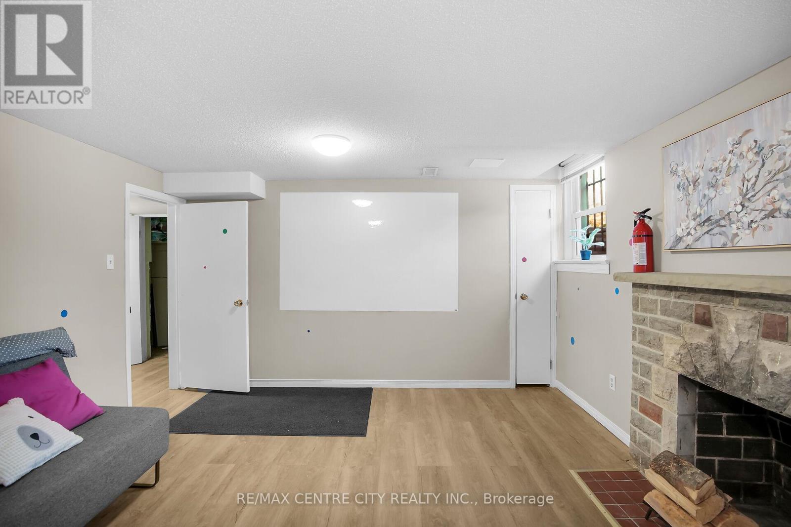 302 Wellington Road, London South (South H), ON