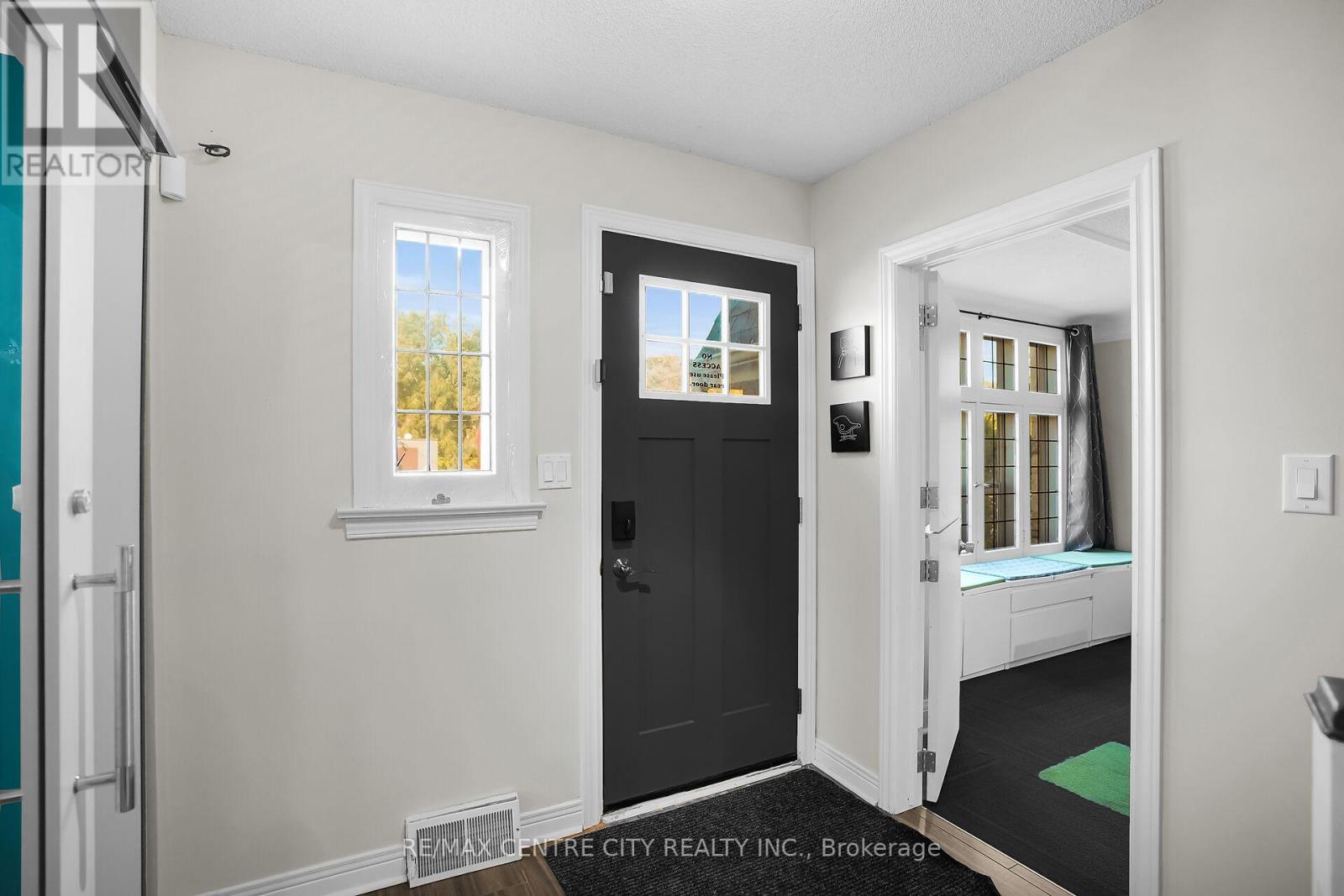 302 Wellington Road, London South (South H), ON