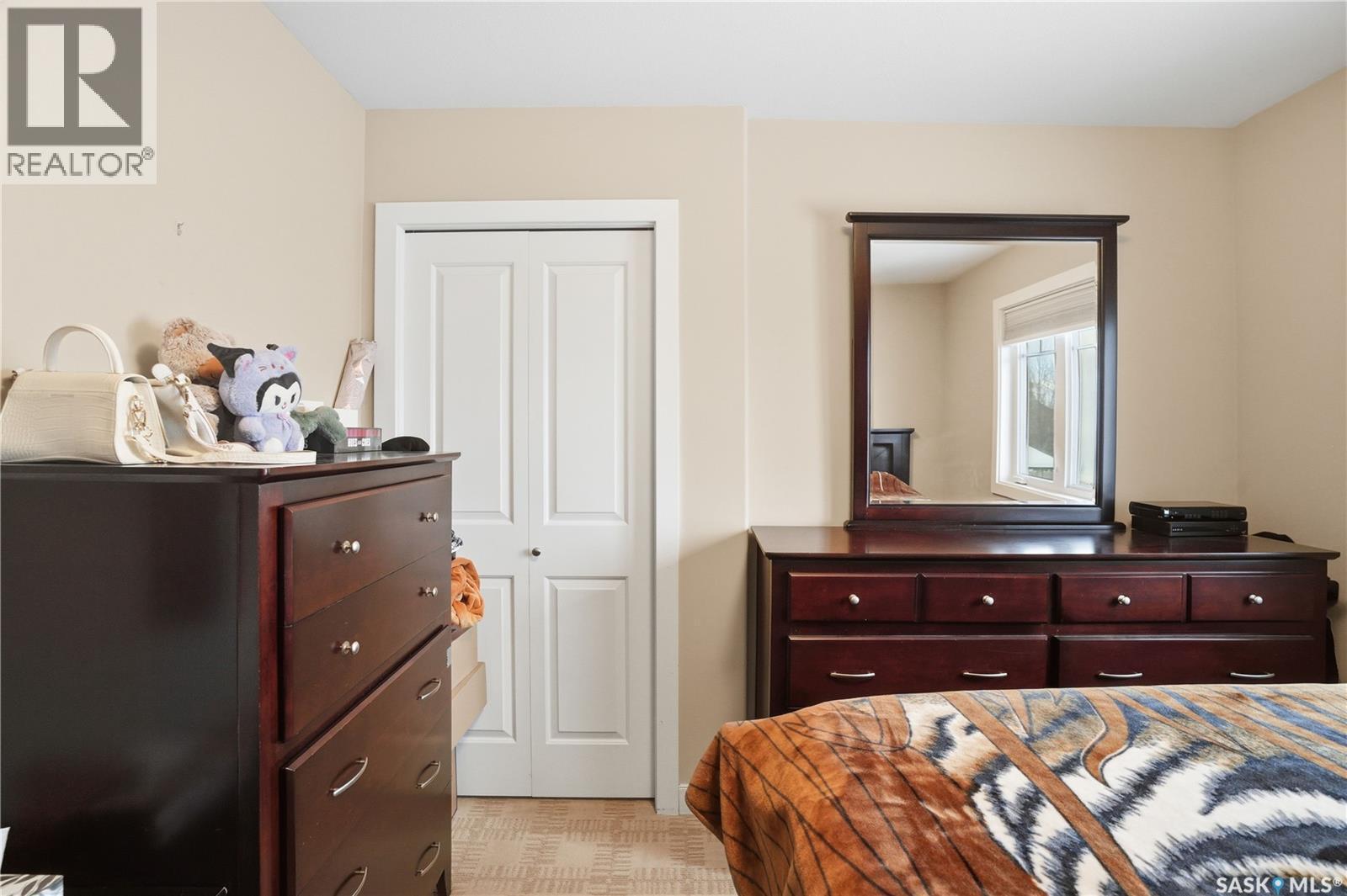 215 Beechwood Crescent, Saskatoon, SK - Indoor Photo Showing Bedroom