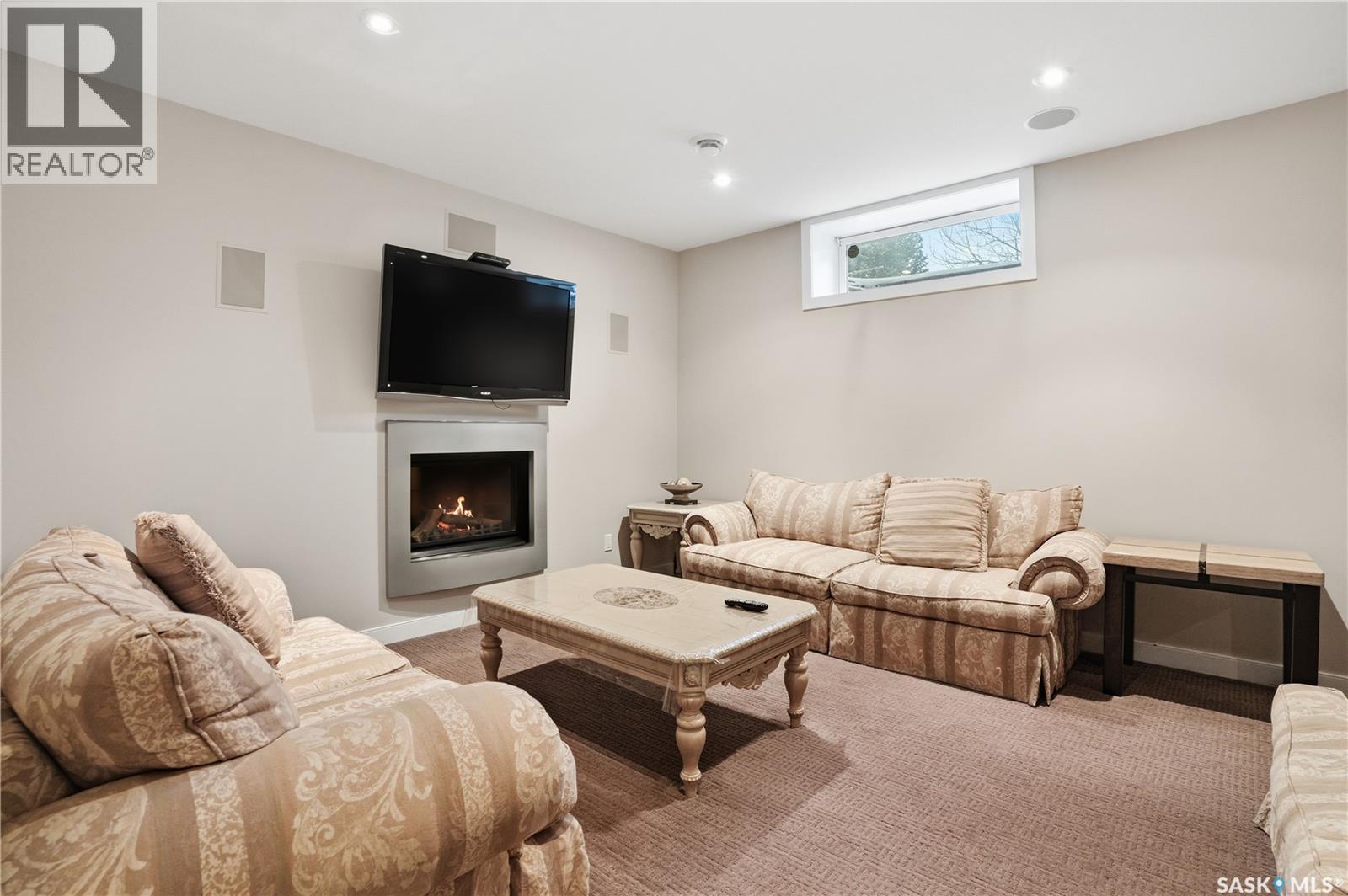 215 Beechwood Crescent, Saskatoon, SK - Indoor With Fireplace