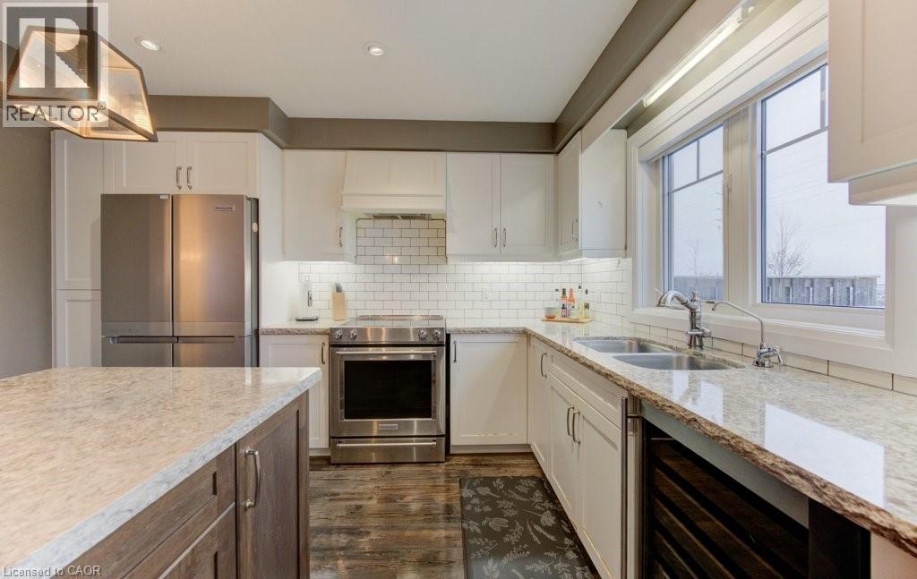 31 Eliza Avenue, Kitchener, ON - Indoor Photo Showing Kitchen With Double Sink With Upgraded Kitchen