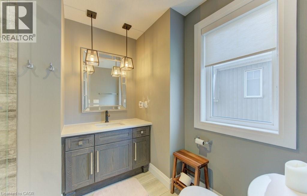 31 Eliza Avenue, Kitchener, ON - Indoor Photo Showing Bathroom
