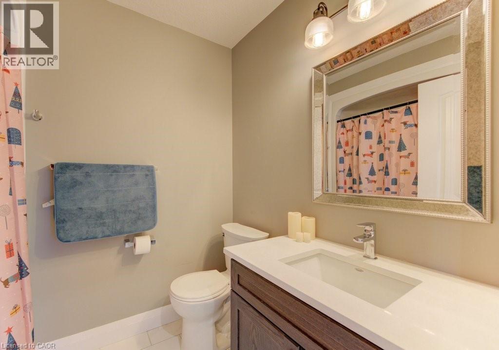 31 Eliza Avenue, Kitchener, ON - Indoor Photo Showing Bathroom