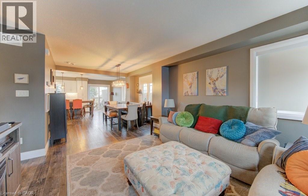 31 Eliza Avenue, Kitchener, ON - Indoor Photo Showing Living Room