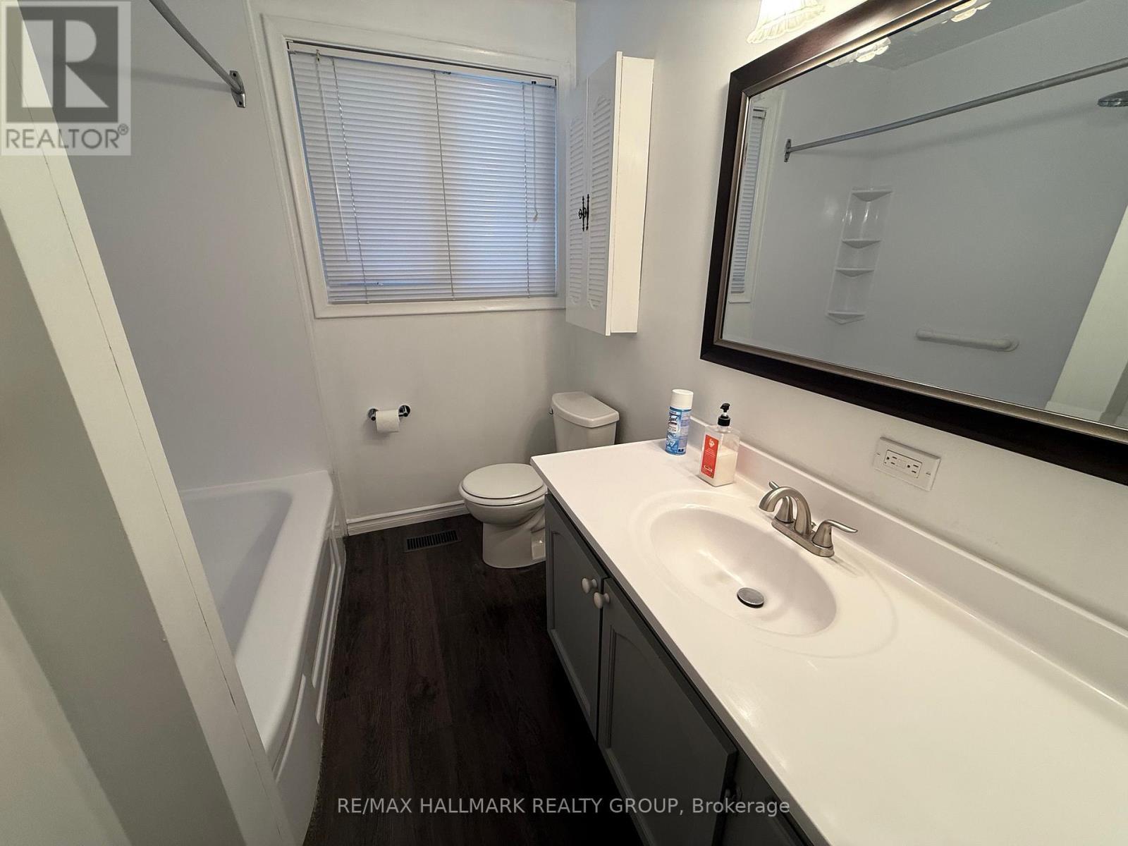 2197 Urbandale Drive, Ottawa, ON - Indoor Photo Showing Bathroom