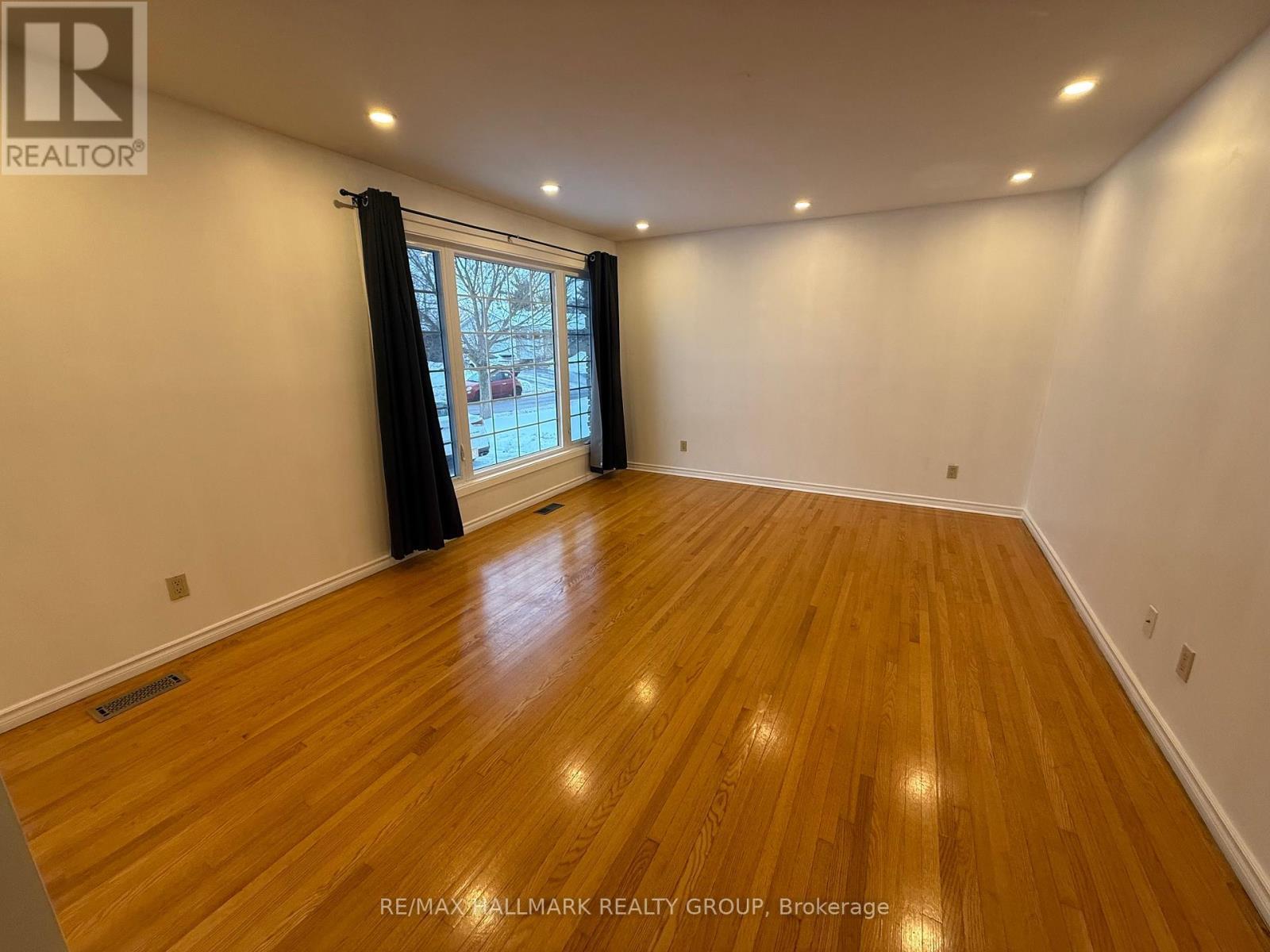 2197 Urbandale Drive, Ottawa, ON - Indoor Photo Showing Other Room