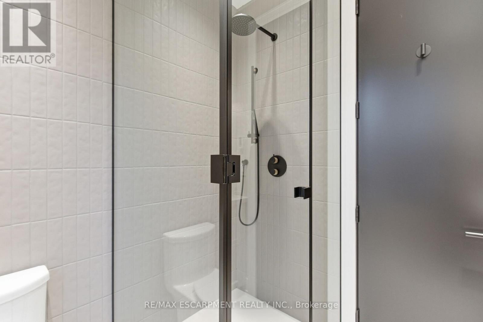 1380 Birchwood Heights Drive, Mississauga, ON - Indoor Photo Showing Bathroom