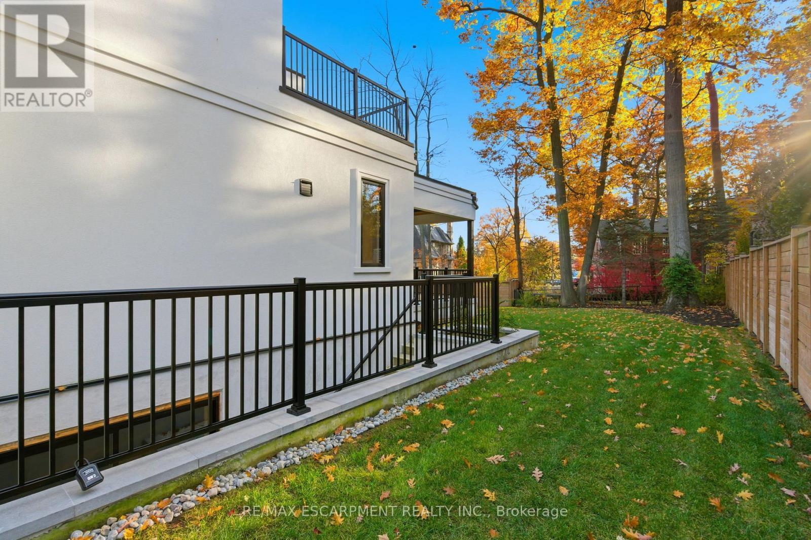 1380 Birchwood Heights Drive, Mississauga, ON - Outdoor