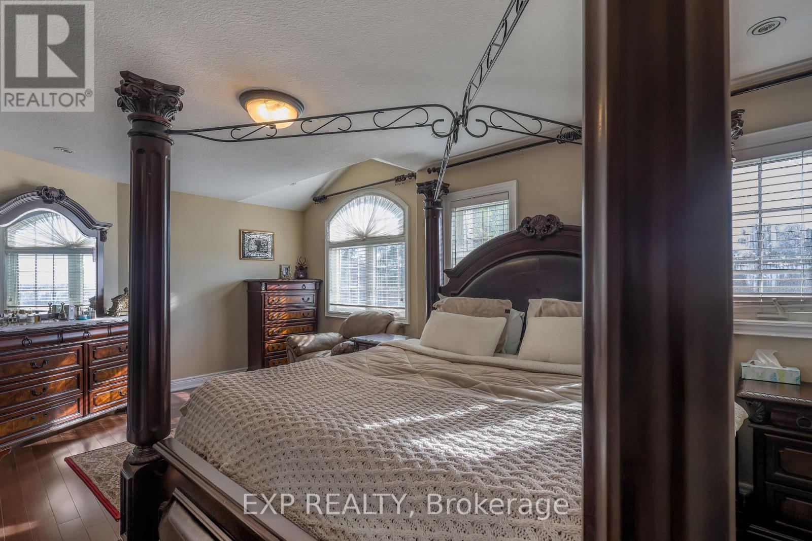 254 Rymal Road W, Hamilton, ON - Indoor Photo Showing Bedroom