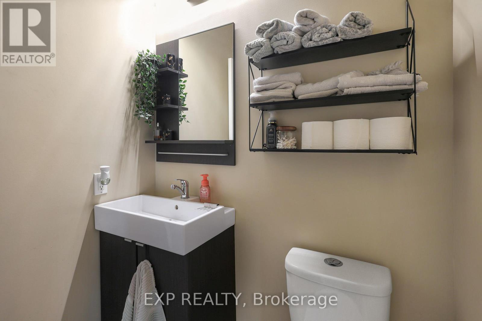254 Rymal Road W, Hamilton, ON - Indoor Photo Showing Bathroom