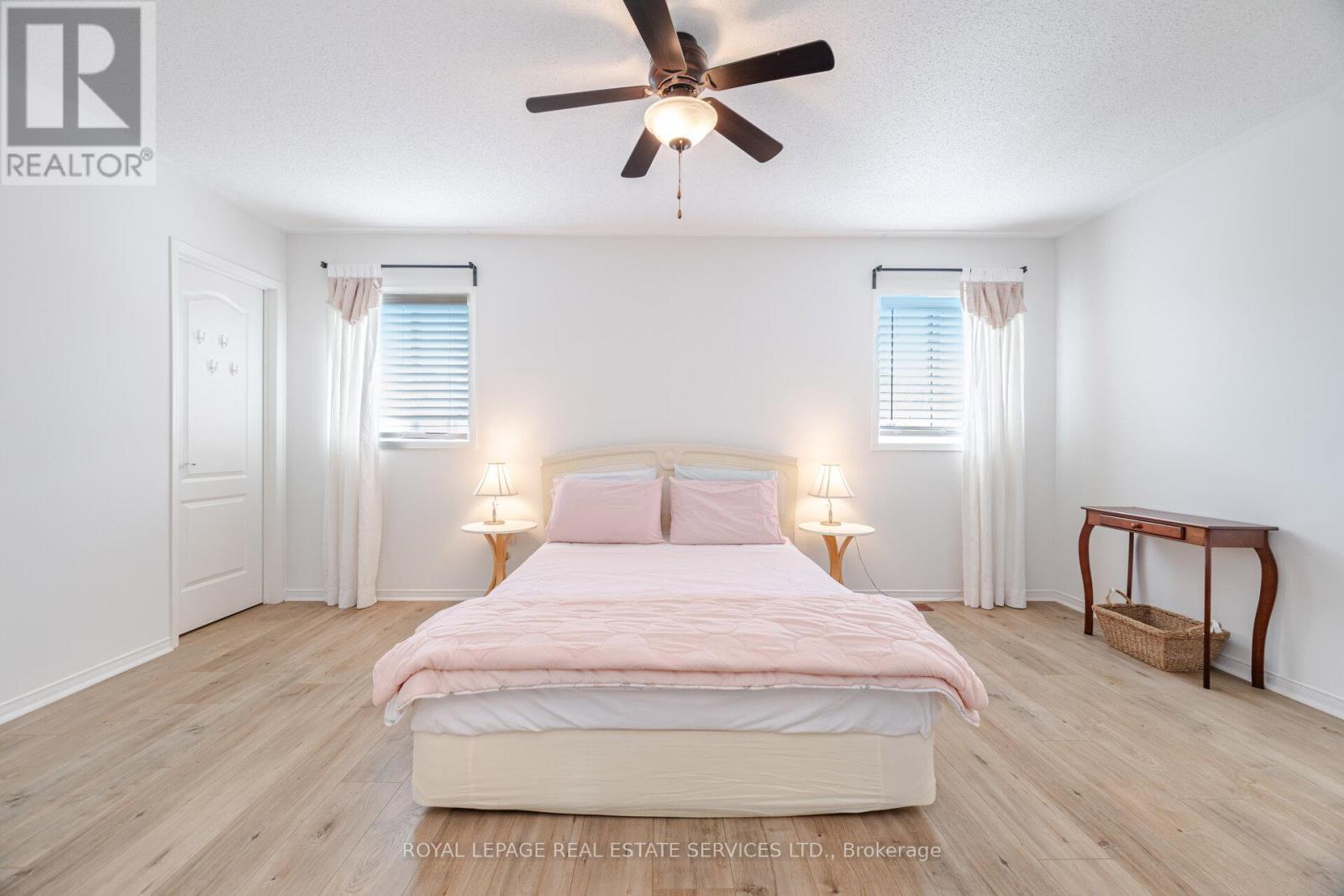 3896 Bloomington Crescent, Mississauga, ON - Indoor Photo Showing Bedroom