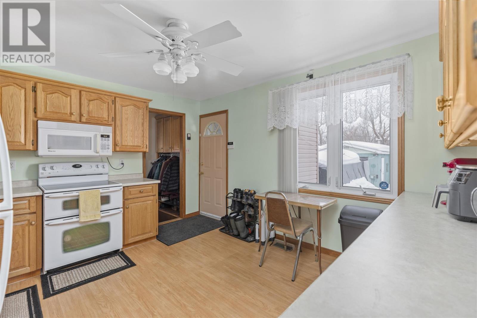 409 Third Ave, Sault Ste. Marie, ON - Indoor Photo Showing Kitchen